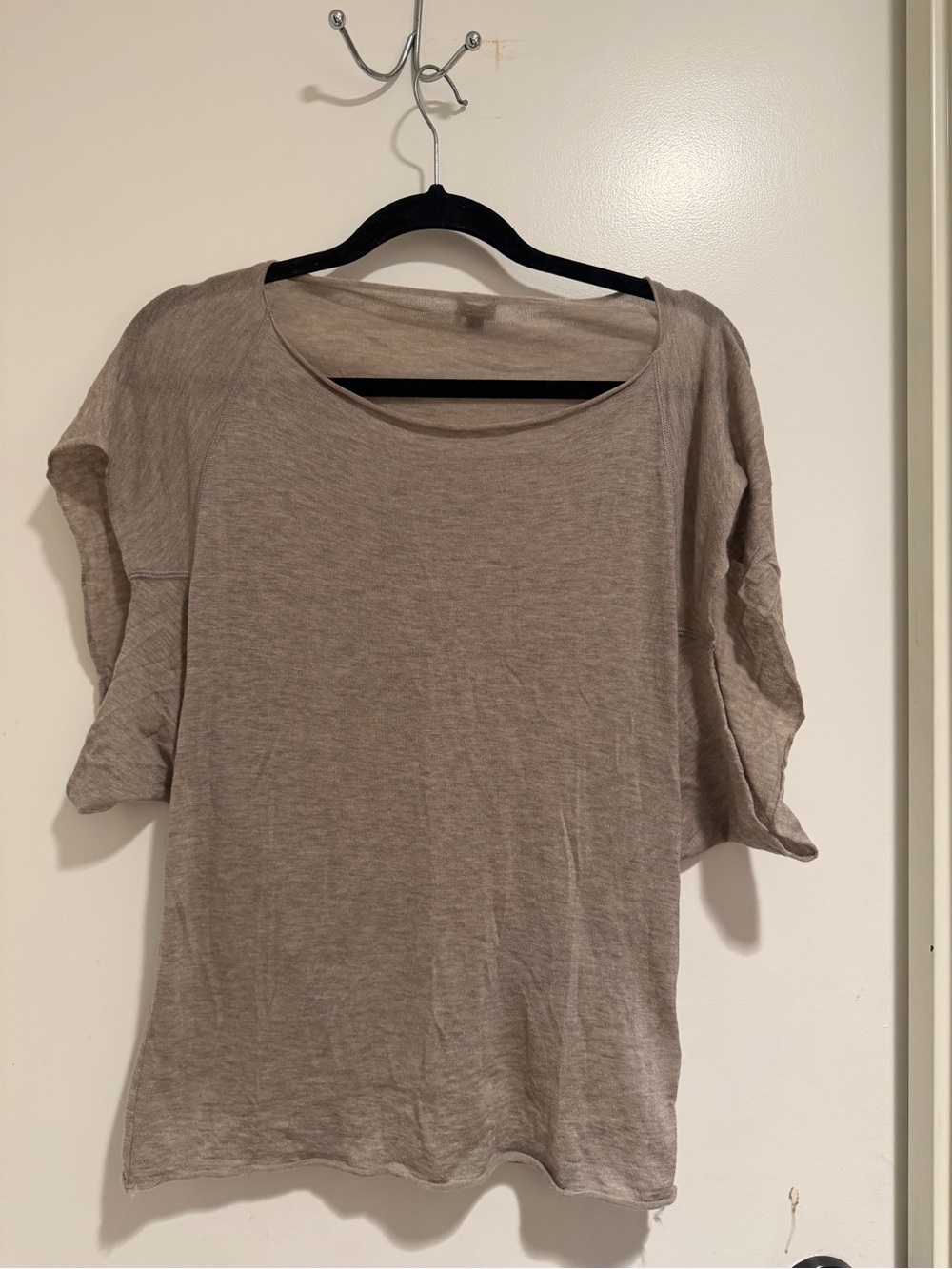 Joseph Short-Sleeve Scoop Neck Tee in Taupe